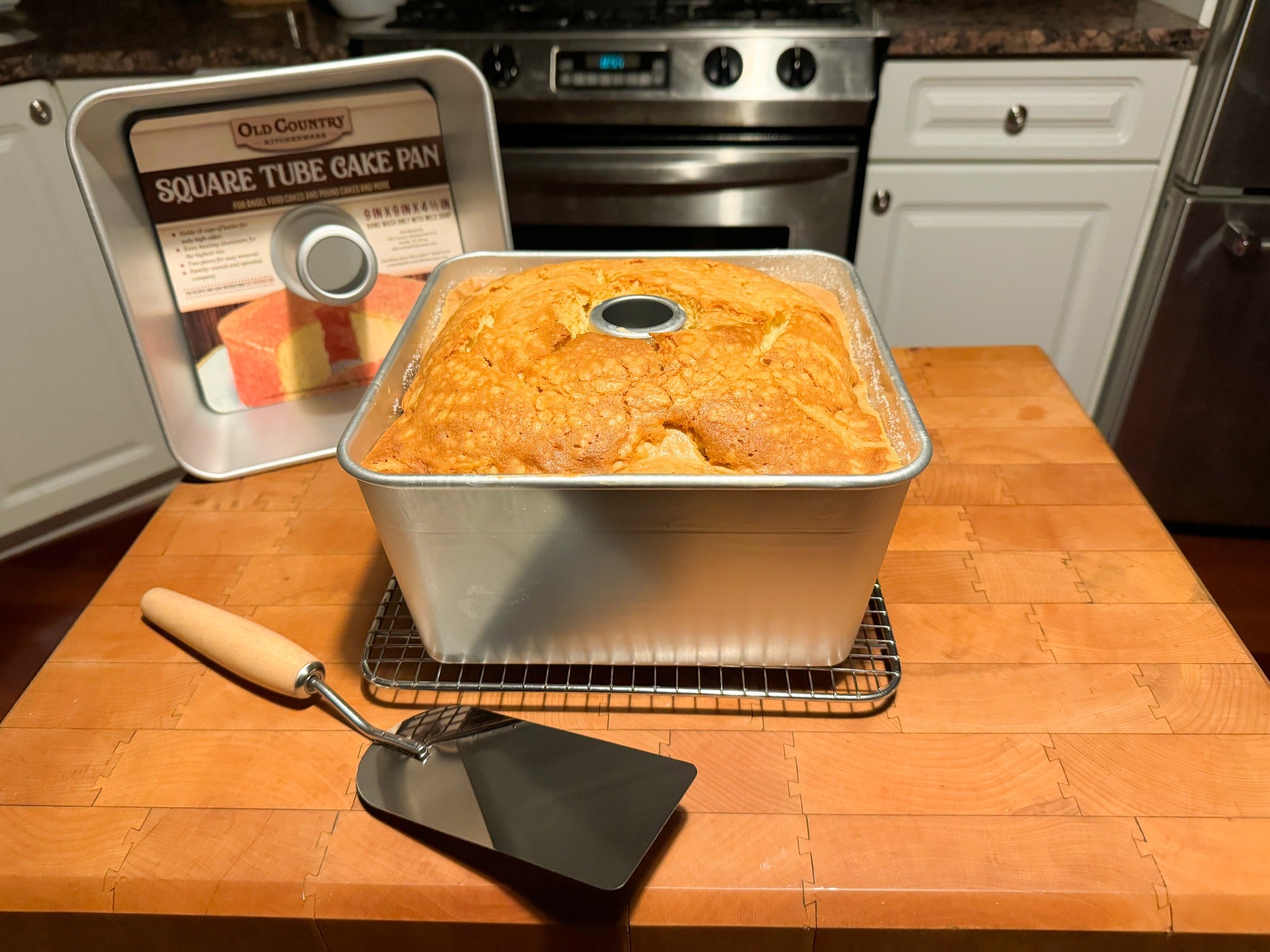 Old Country Kitchenware - Vintage Style Square Tube Pan